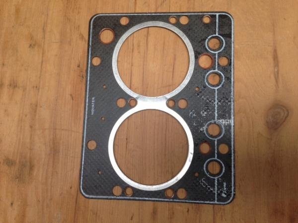 Zylinderkopfdichtung hinten am D127